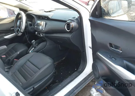 2019 Nissan Kicks Sr z USA, uszkodzony, nr VIN 3N1CP5CUXKL523300